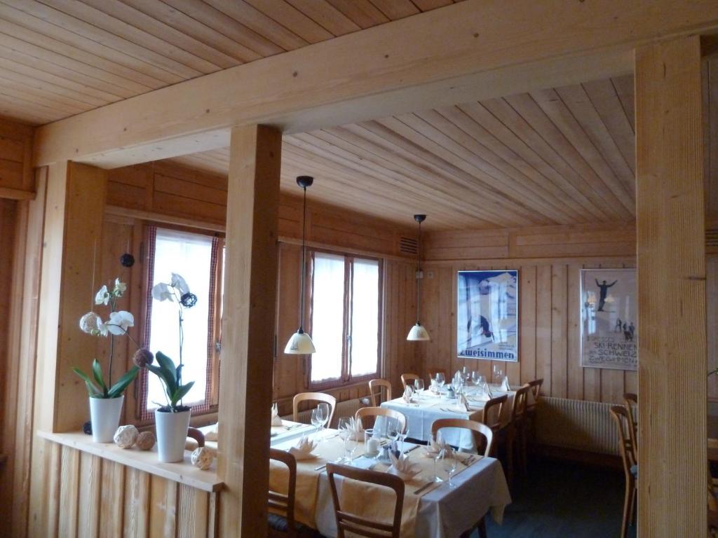 Gasthof Derby Hotel Zweisimmen Bagian luar foto