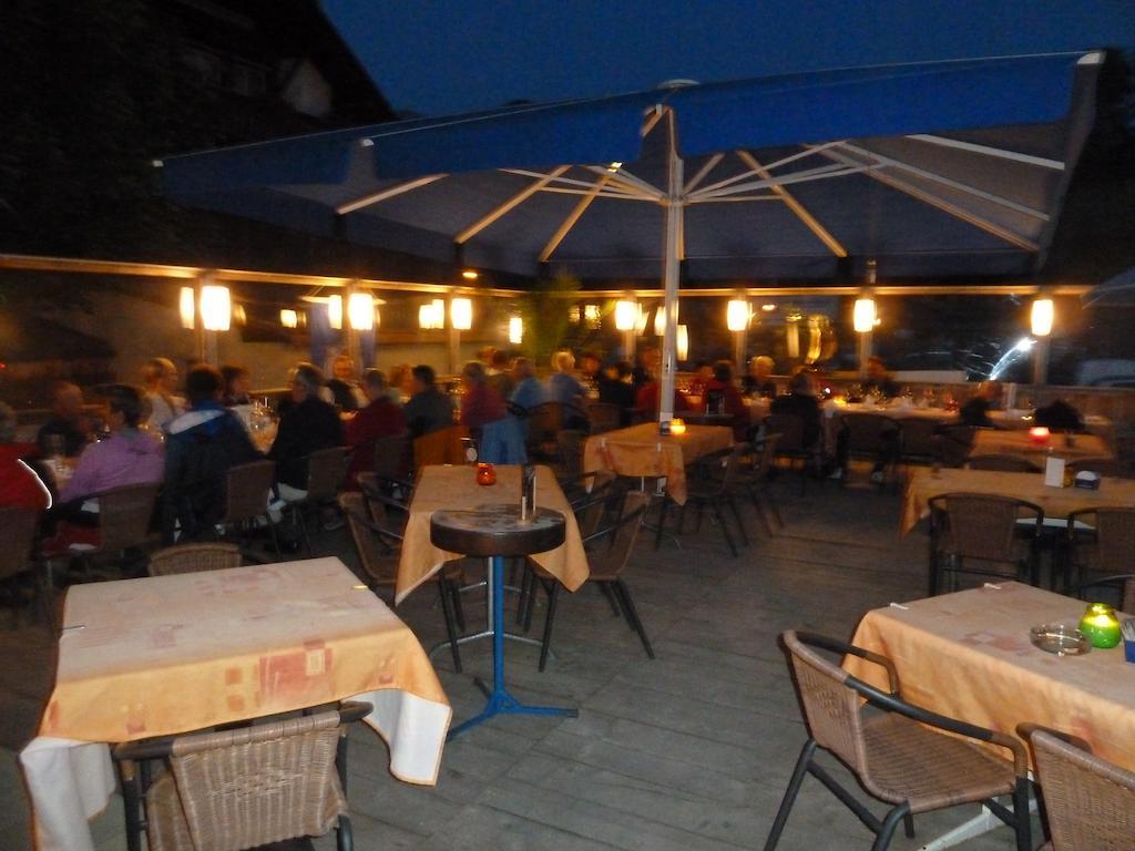 Gasthof Derby Hotel Zweisimmen Bagian luar foto